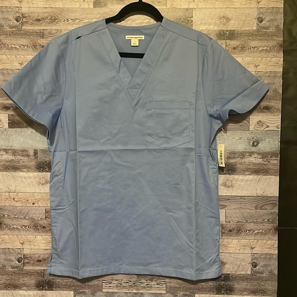 NWT! Men’s V-Neck Scrub Top with Pockets! Size S…